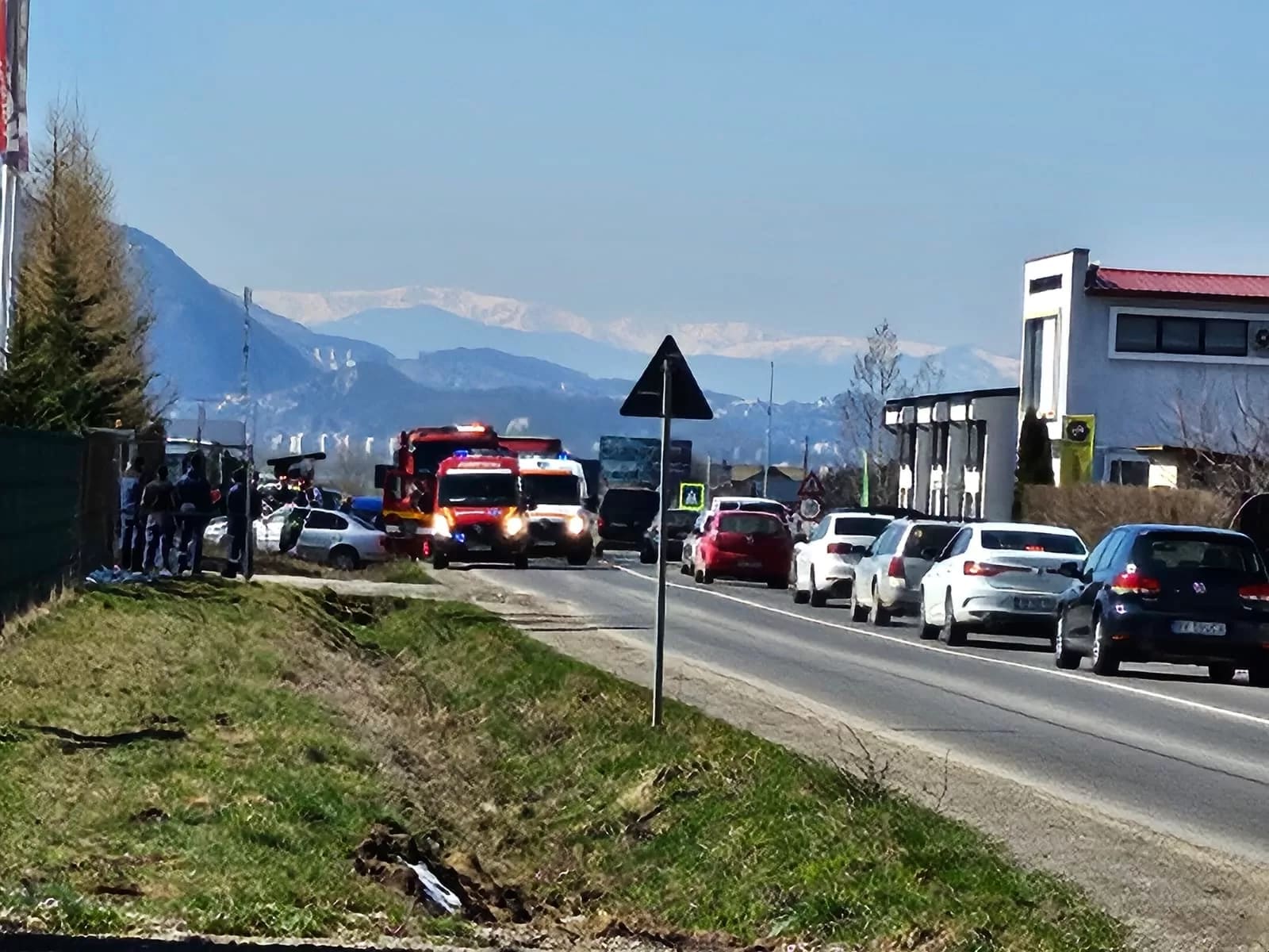 Un tânăr din Tărlungeni a fost reținut după o cursă ilegală soldată cu accident grav în Brașov