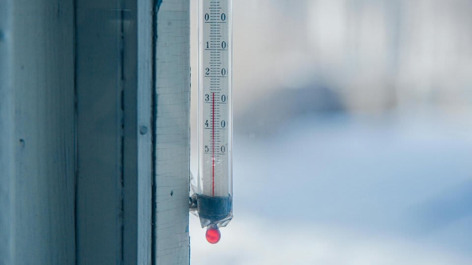 peisaj de iarnă în Maramureș cu brumă și zăpadă peisaj de iarnă în Maramureș cu brumă și zăpadă
