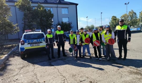 Poliția din Drobeta-Turnu Severin continuă educația rutieră pentru elevi