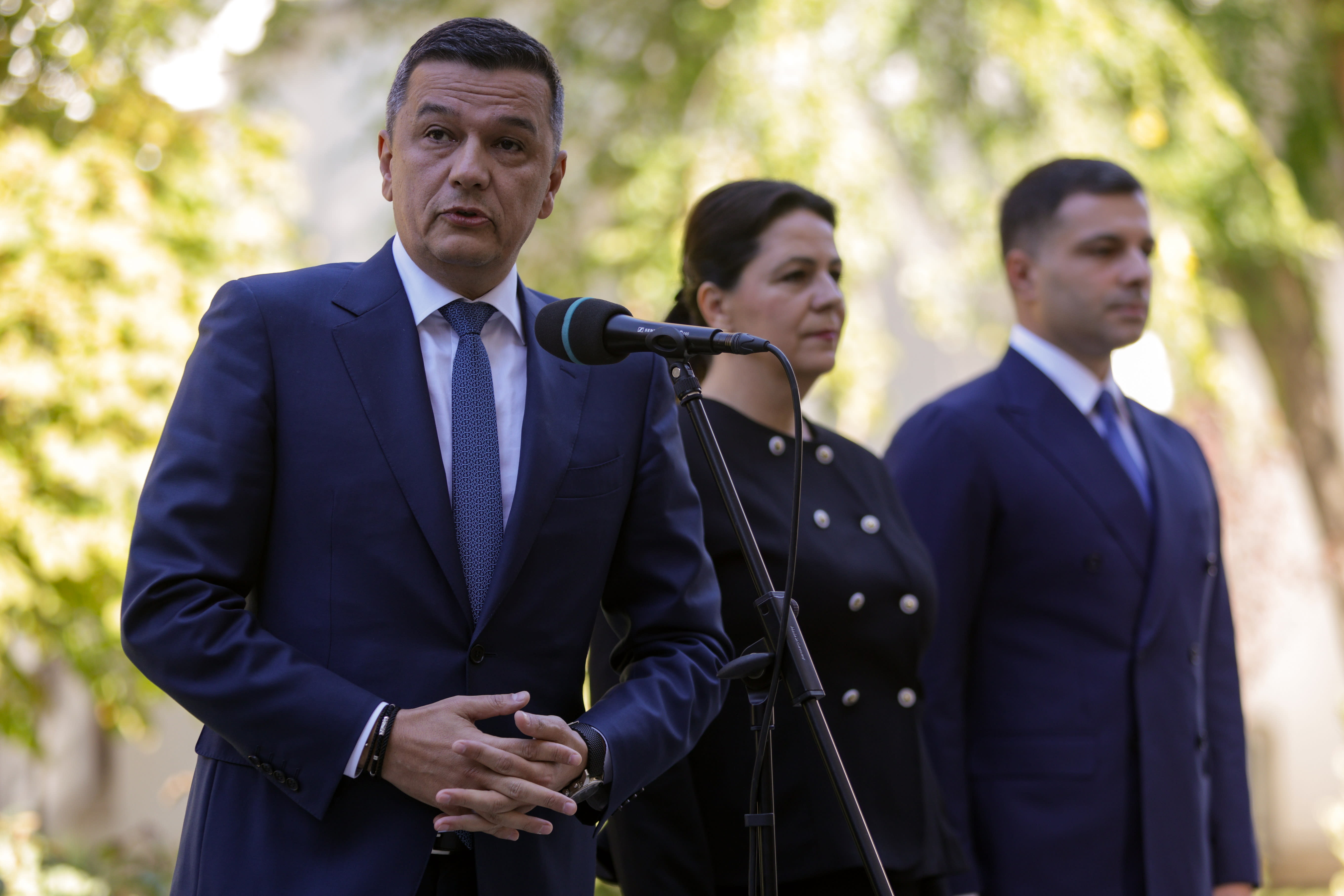 PSD decide astăzi intrarea în Guvernul Luca Niculescu: 9 ministere în vizor