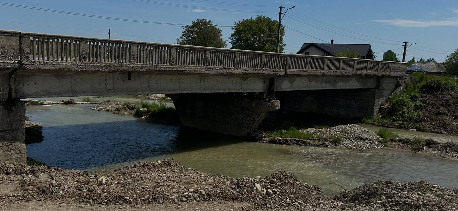 Pod vechi dărâmat în Suceava