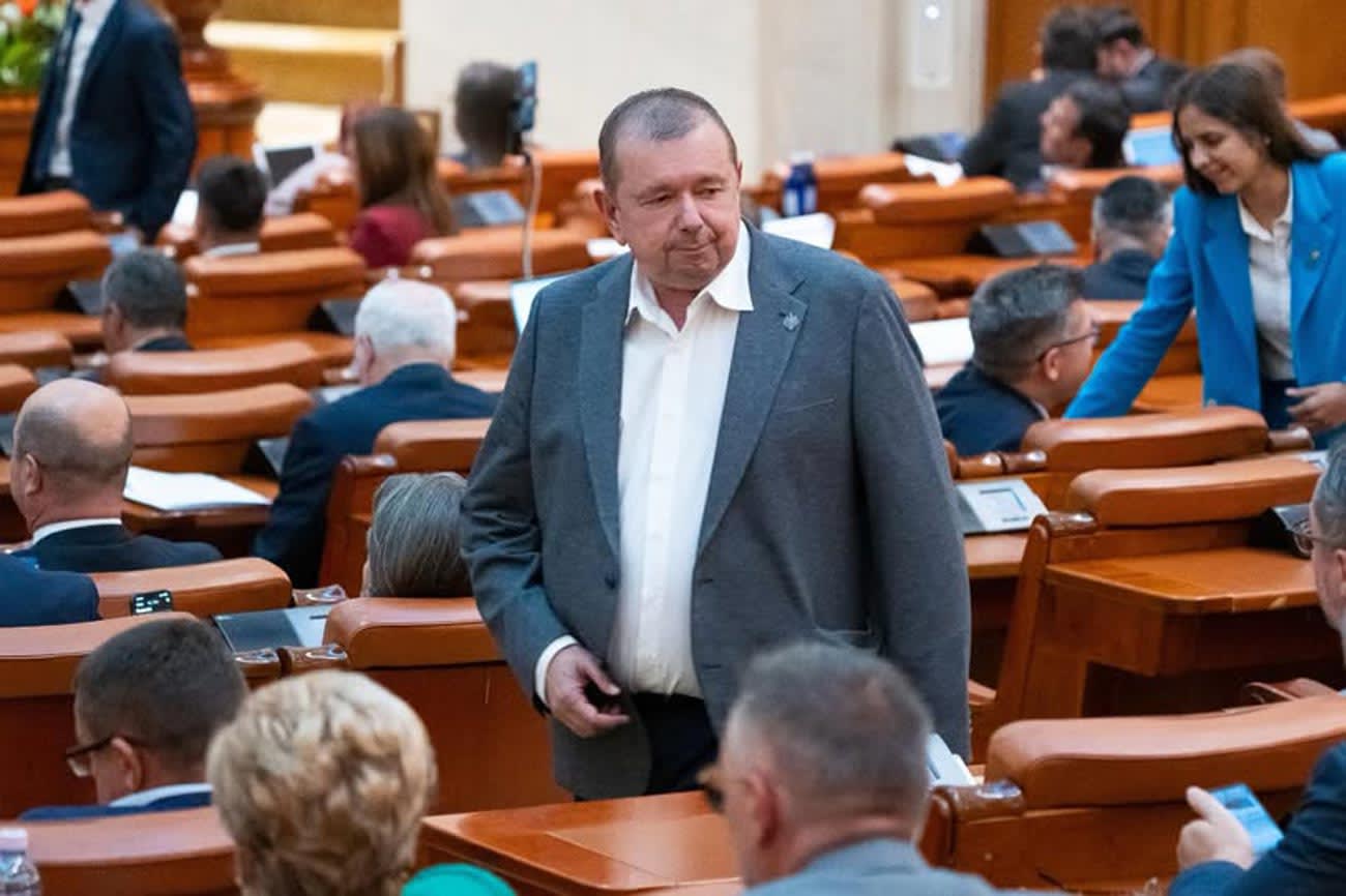 Florin Cîrligea discutând despre măsuri economice