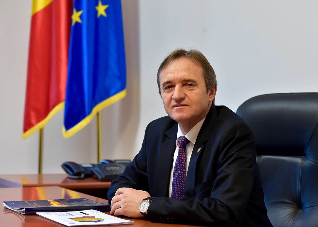 Mihai Weber la o conferință de presă