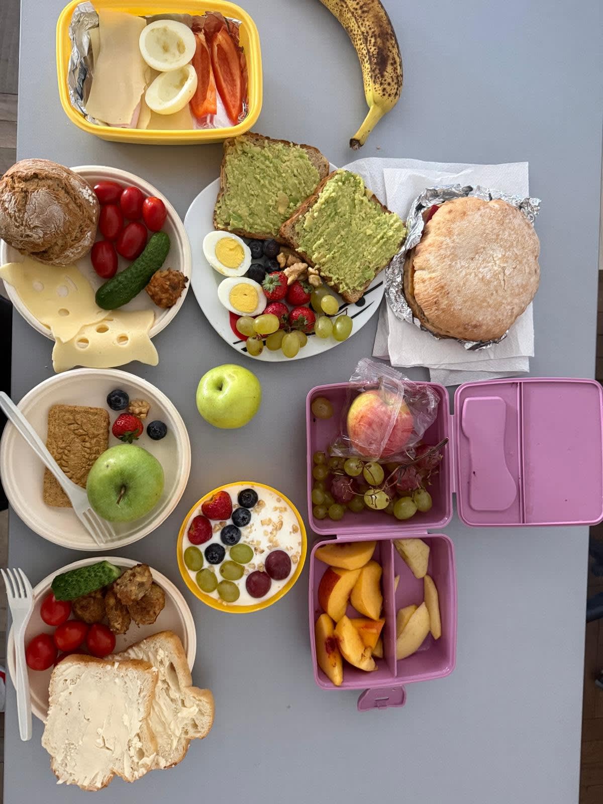 Elevi la activități educative despre alimentație sănătoasă