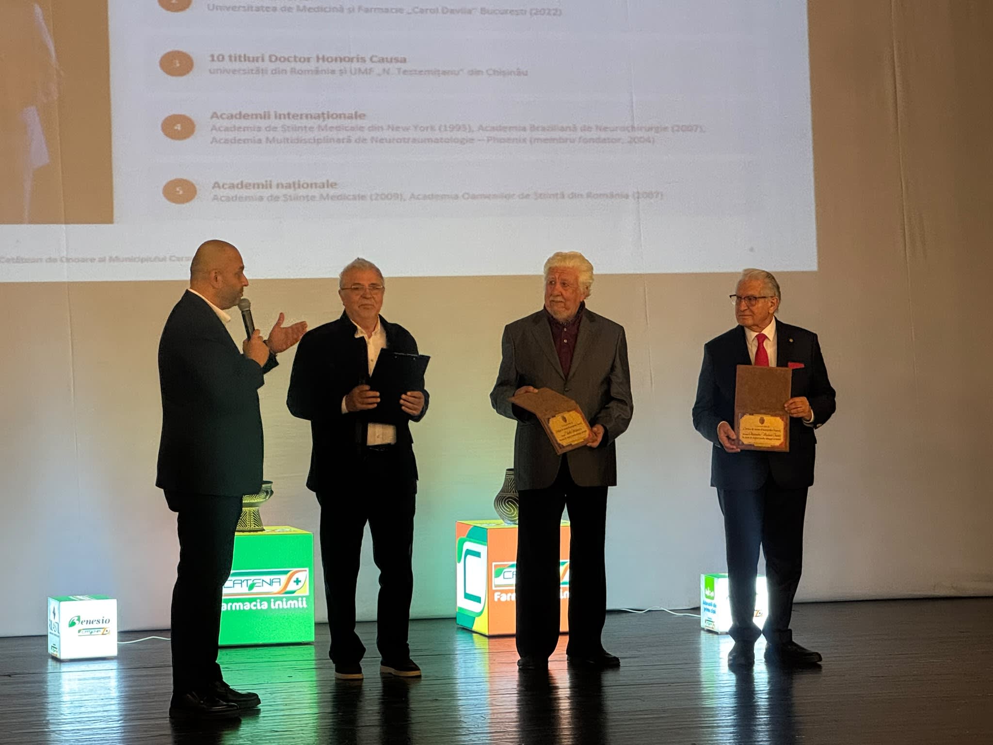 Ceremonie de acordare a titlului de Cetățean de Onoare