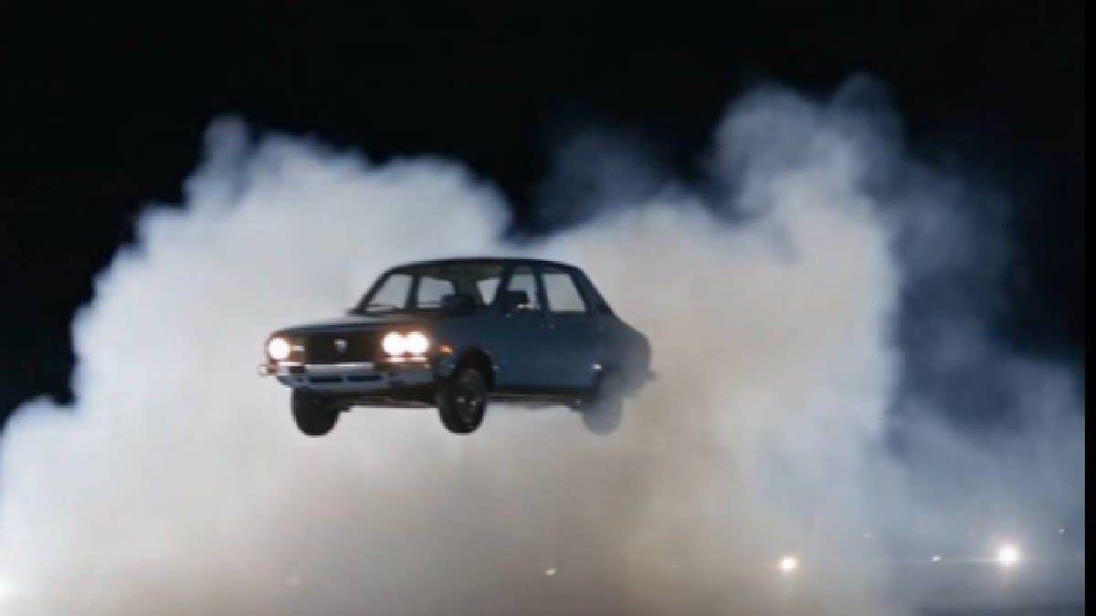 Dacia 1300 zburătoare în parodie