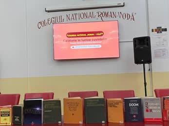 elevi participând la activități educaționale