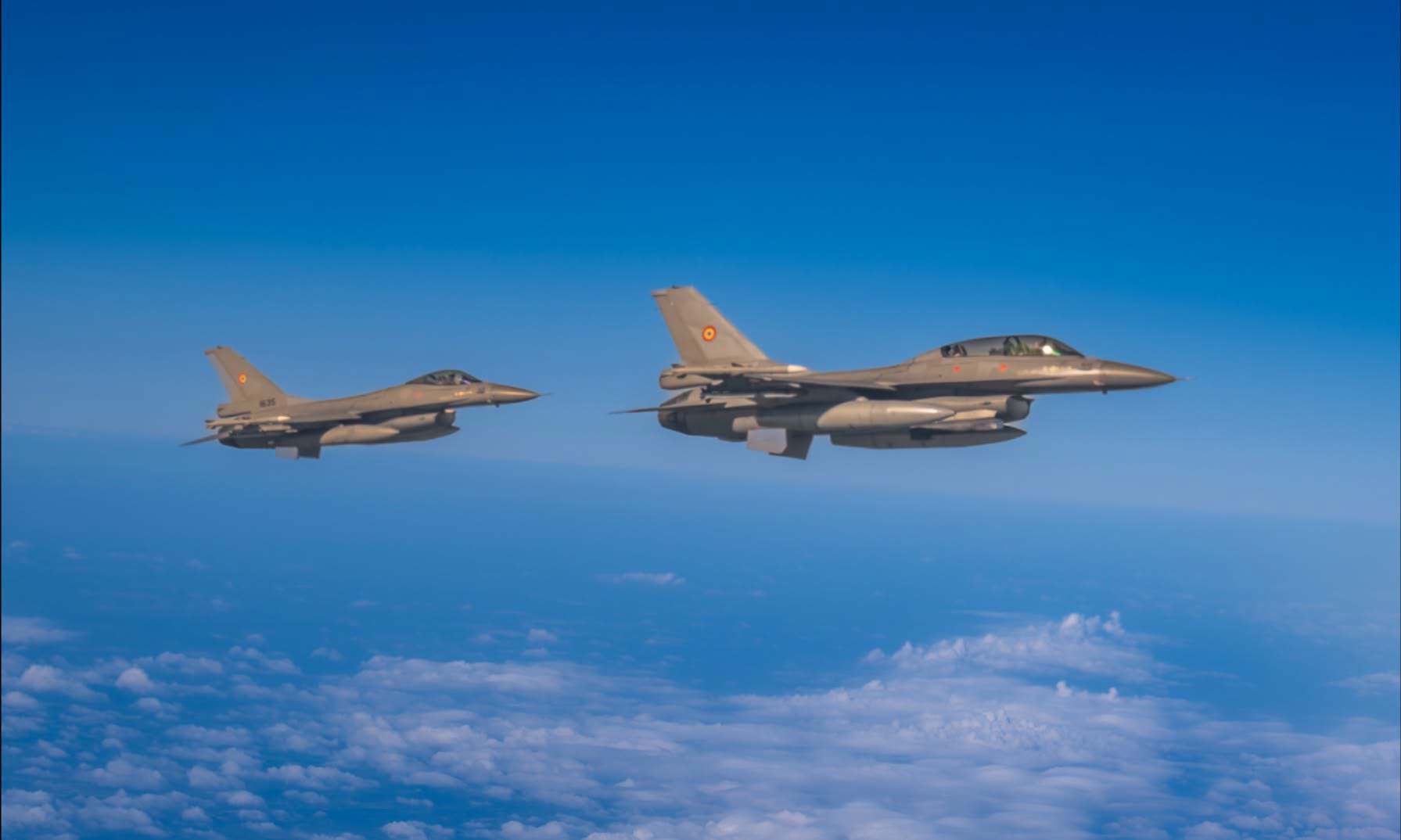avioane F-16 doborând drone deasupra Mării Negre