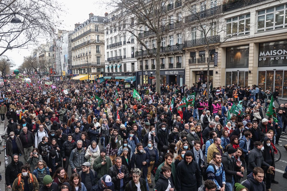 proteste și intervenție poliție în Franța