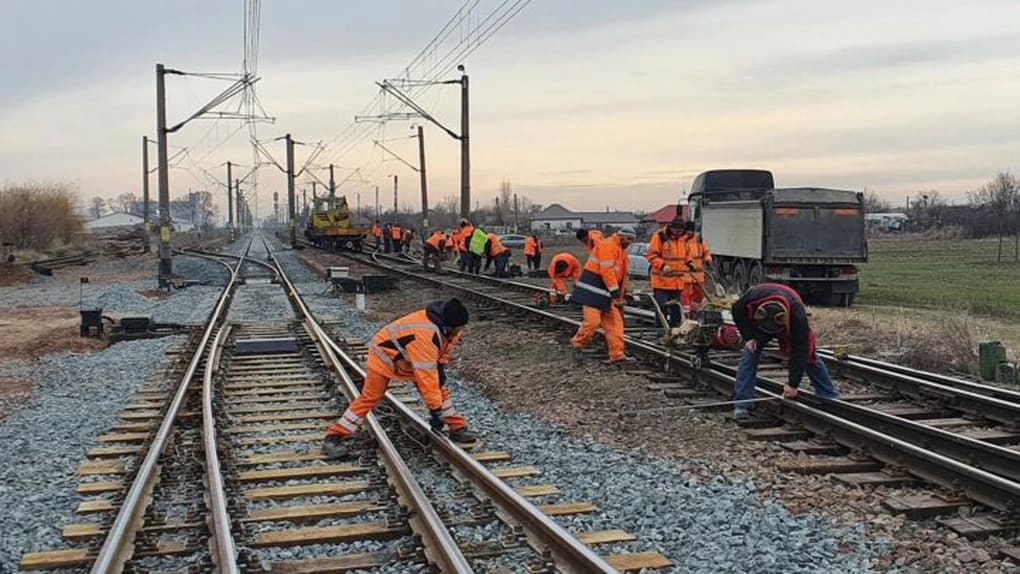 șantier cale ferată, muncitori, infrastructură feroviară
