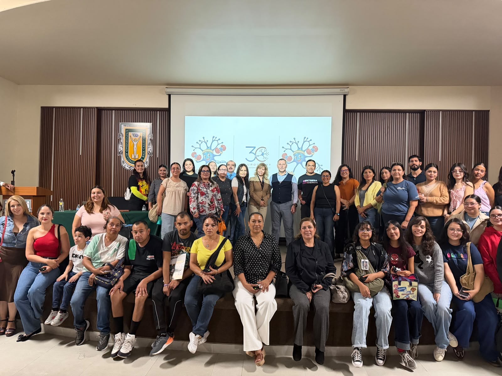 Terapia 3C, dincolo de granițe: prof. Paul Constantin Cojocaru, alături de copiii din Tijuana