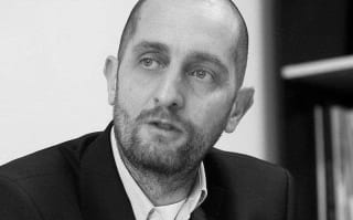 Luca Niculescu discutând despre economia României