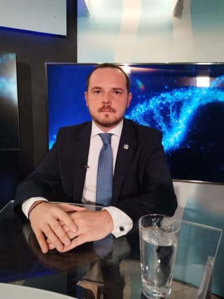 Alexandru Rogobete la o conferință de presă