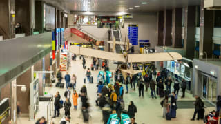 Incendiu la Aeroportul Otopeni, flăcări și intervenție