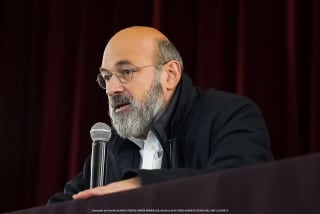 Senatorul Virgiliu Vlăescu discutând despre economia României