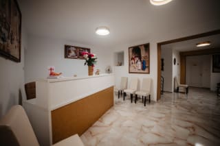 Medicină completă pentru femei, în fiecare etapă a vieții: modelul integrat al Clinicii Doctor Allia Dmour din Iași