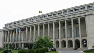 Briefing de presă la guvern, miniștri și purtător de cuvânt