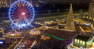 Târgul de Crăciun București, căsuțe și brad