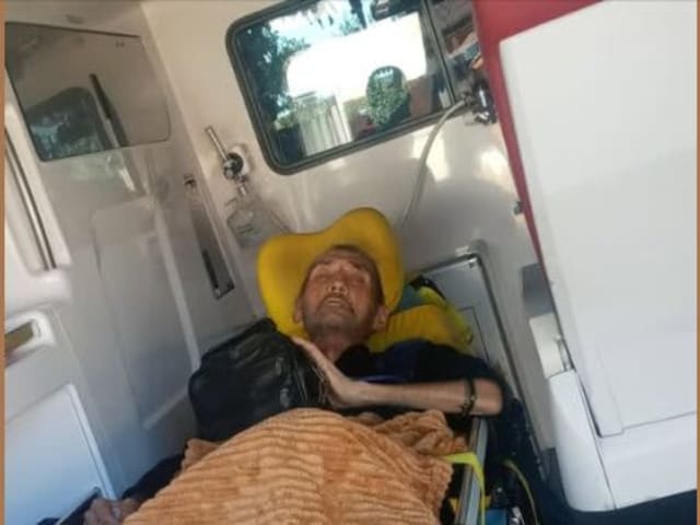 Caz social grav: un om al străzii bolnav de cancer, primit la Rădeni