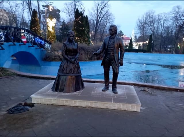 Parcul „Mihai Eminescu” din Botoșani: De la Grădina Publică Vârnav la Refugiul Poetului Național