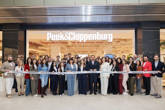 PEEK & CLOPPENBURG DESCHIDE CEL DE-AL 13-LEA MAGAZIN DIN ROMÂNIA