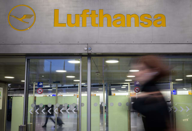 MAE avertizează românii despre perturbări ale zborurilor Lufthansa în Germania din cauza grevelor