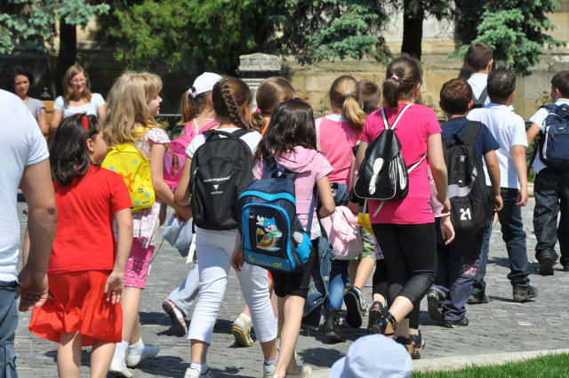 Ministrul Educației anunță provocări majore în absorbția fondurilor PNRR pentru sistemul educațional din România