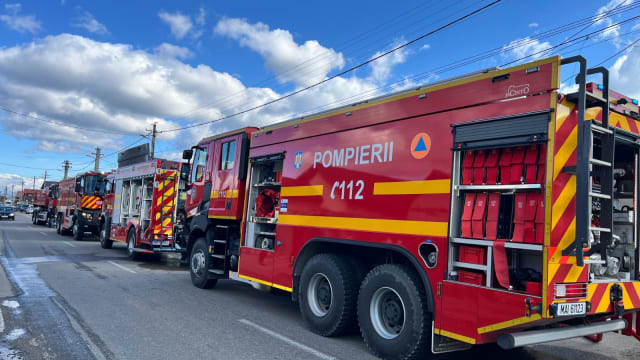 Incendiu violent la o casă din comuna Cocorăștii Colț, Prahova, fără victime