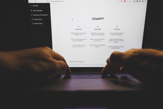 OpenAI introduce noi funcții de siguranță pentru ChatGPT, după valul de procese în SUA