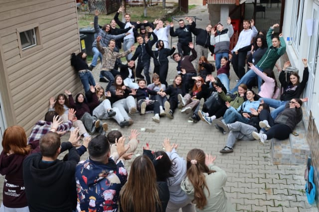 Asociația Nevo Parudimos – vocea care aduce comunitățile mai aproape