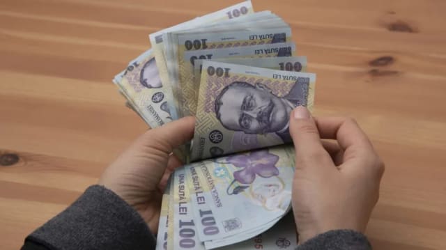 Ce se întâmplă cu salariile buzoienilor în contextul creșterilor și scăderilor regionale