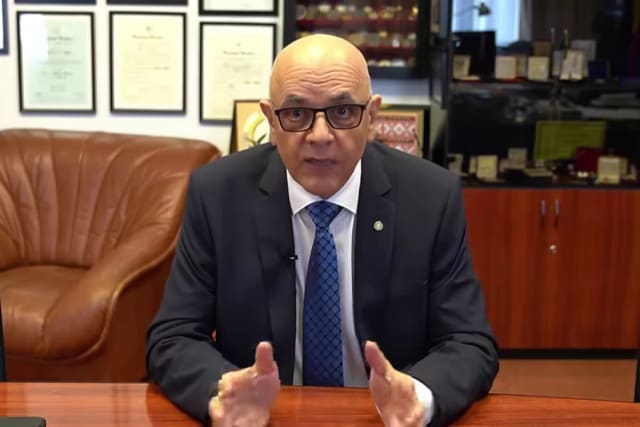 Raed Arafat pus sub urmărire penală în dosar de contrabandă cu elicopter SMURD