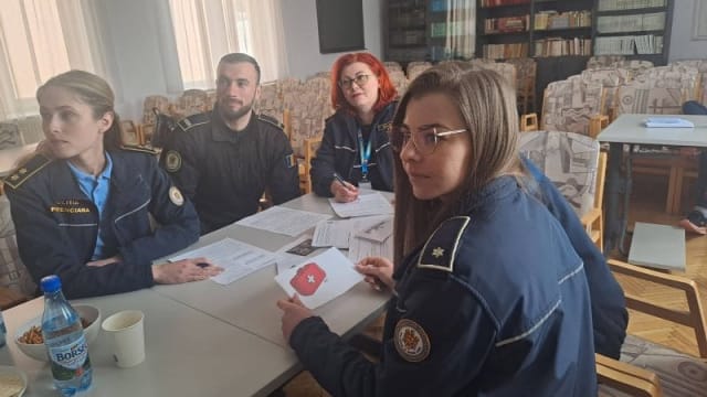 14 polițiști de penitenciare din Târgu Mureș participă la un program de formare profesională