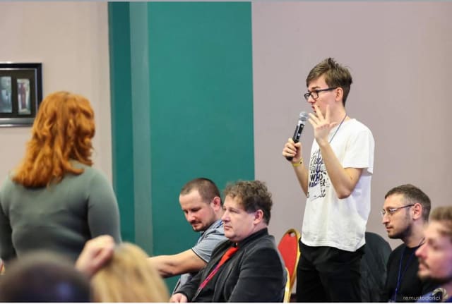 Nu e suficient să vorbești. Trebuie să fii ascultat: lecții live la Studium Hub – SpeakUp Live