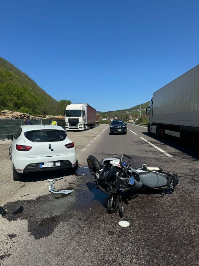 Accident grav pe DN7 la Tuțulești: Motociclist și două femei la spital după o manevră neasigurată