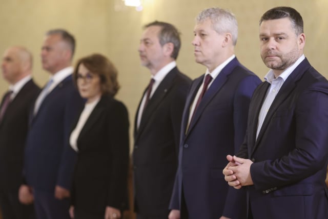 PNL reacționează dur la moțiunea de cenzură anunțată de PSD și AUR: „Culmea iresponsabilității”