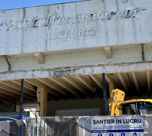 Lucrările la Teatrul de Vară Mamaia au fost reluate pentru a reda viață simbolului litoralului