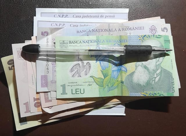 Aproape 92.000 de pensionari prahoveni vor primi câteva sute de lei în plus la pensie în 2026