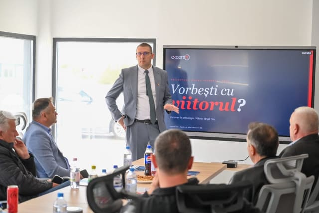 Primul pas spre folosirea inteligenței artificiale în administrația locală din Mureș, prezentat în cadrul unei sesiuni dedicate primăriilor