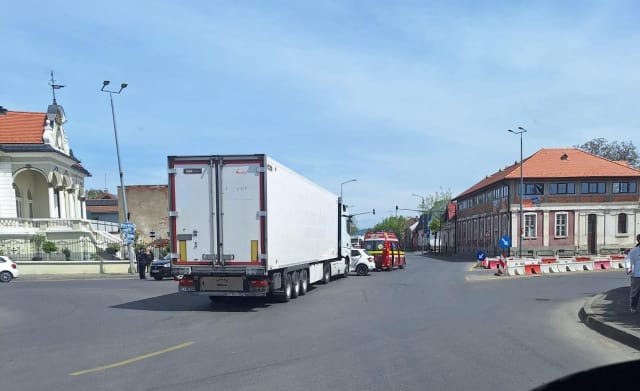 Un șofer a fost rănit în accidentul din intersecția de la Cocoșul de Aur din Târgu Mureș