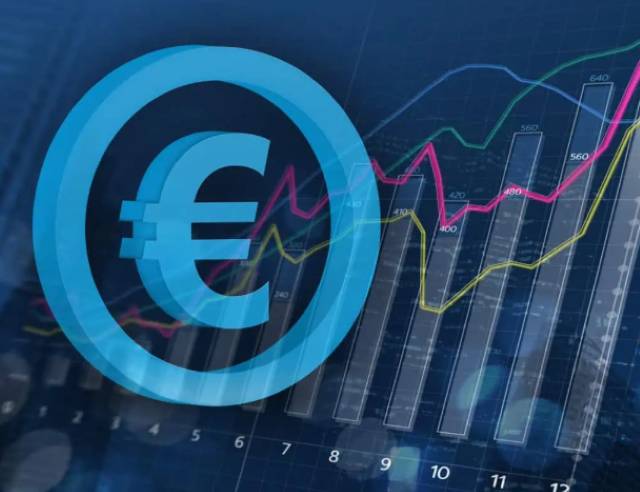 Euro a depășit pragul de 5,1 lei pe fondul crizei politice din România