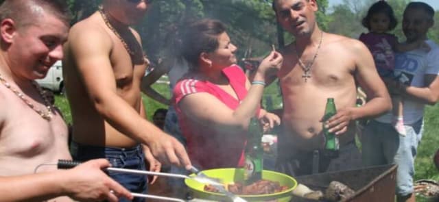 Poate ajunge la 5000 de lei amenda la grătarul de 1 Mai. Îndemnurile polițiștilor la Timișoara