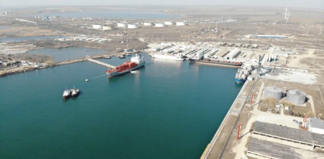 Midia Marine Terminal a semnat contractul pentru ranfluarea remorcherului scufundat în Portul Midia