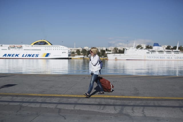 Grecia paralizată de greve pe 1 mai: feriboturile și transportul public blocate, mii de turiști afectați