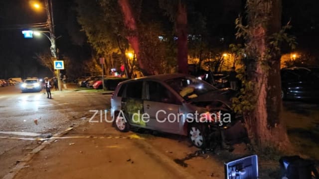 Accident rutier în Constanța cu două mașini avariate și o victimă transportată la spital