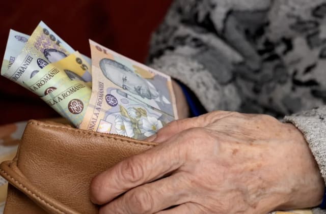 Aproape 12.000 de români primesc pensii speciale, inclusiv judecători și procurori: suma lunară e impresionantă