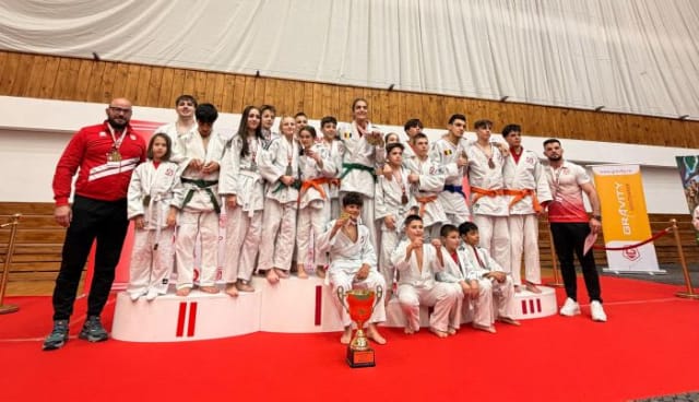300 de sportivi participă la Cupa Dinamo de la Cheile Grădiștei în Brașov