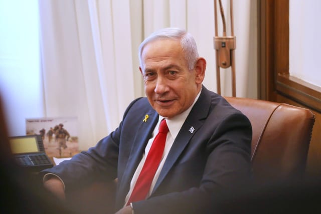 Netanyahu analizează recunoașterea vinovăției pentru grațiere în dosarele de corupție