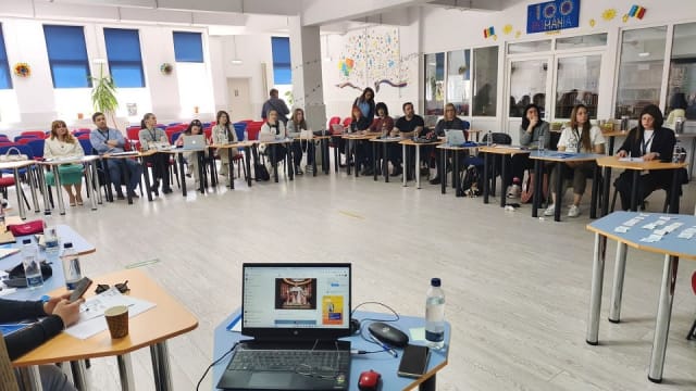 De la rețele sociale, la competențe reale. Program european la Buzău, dedicat tinerilor din cinci țări