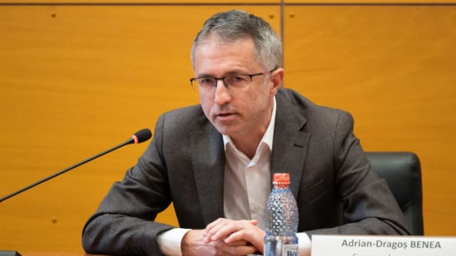 Eurodeputatul Dragoș Benea critică sondajele false despre PSD și Bolojan